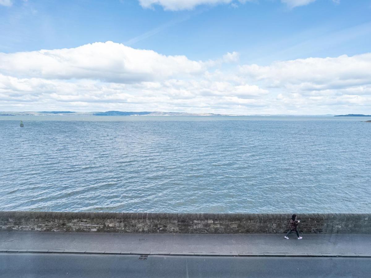 Pass The Keys Stunning Flat With Sea View And Parking Lägenhet Edinburg Exteriör bild