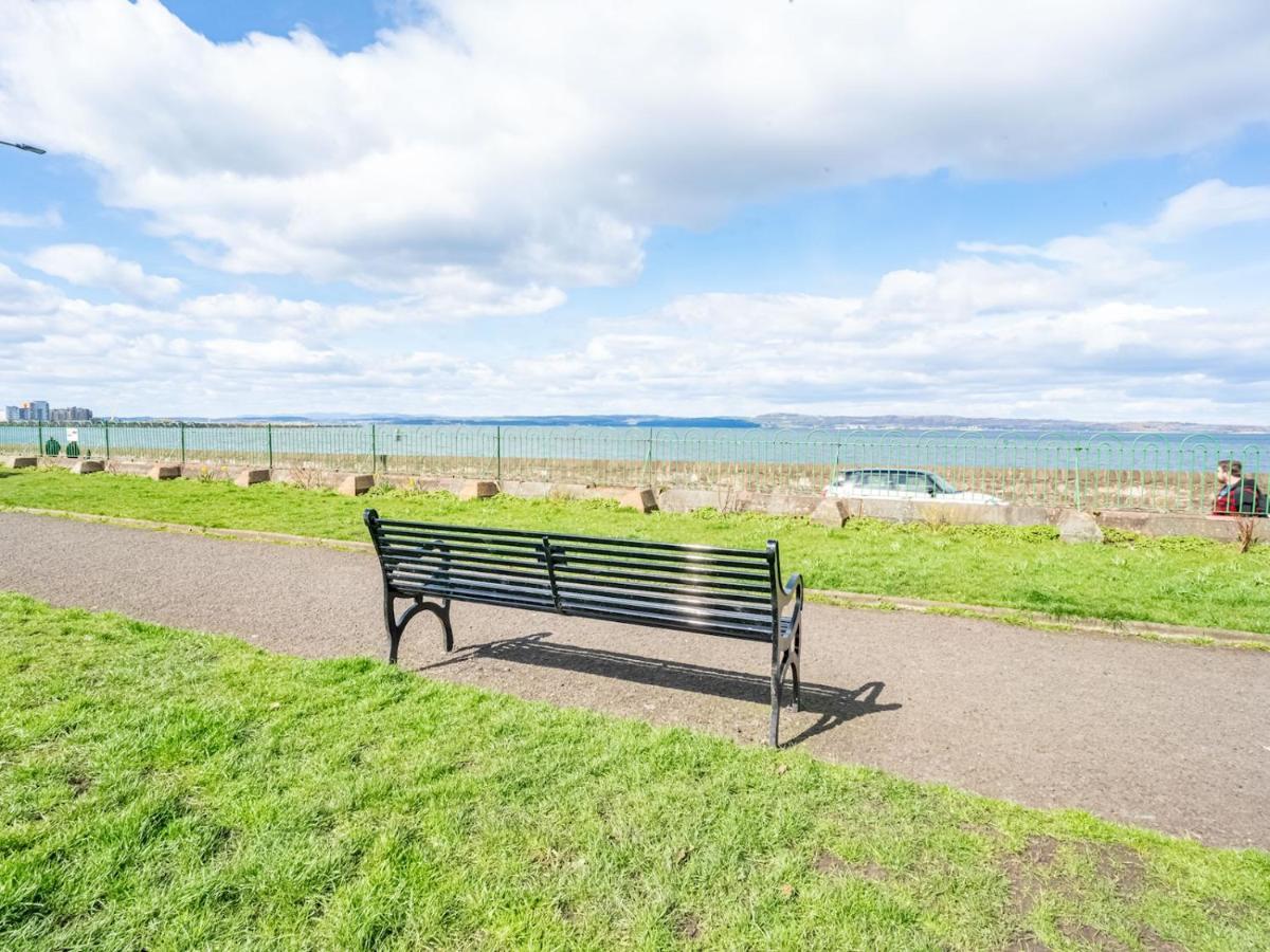 Pass The Keys Stunning Flat With Sea View And Parking Lägenhet Edinburg Exteriör bild